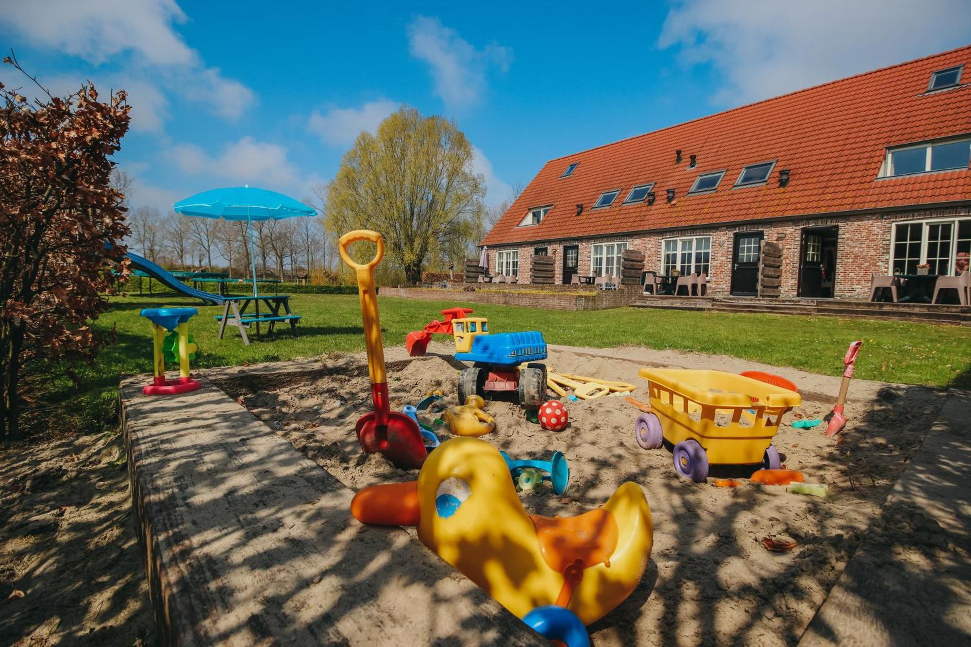 Accommodatie In Herbouwde Boerenschuur Koestal Retranchement Exterior photo