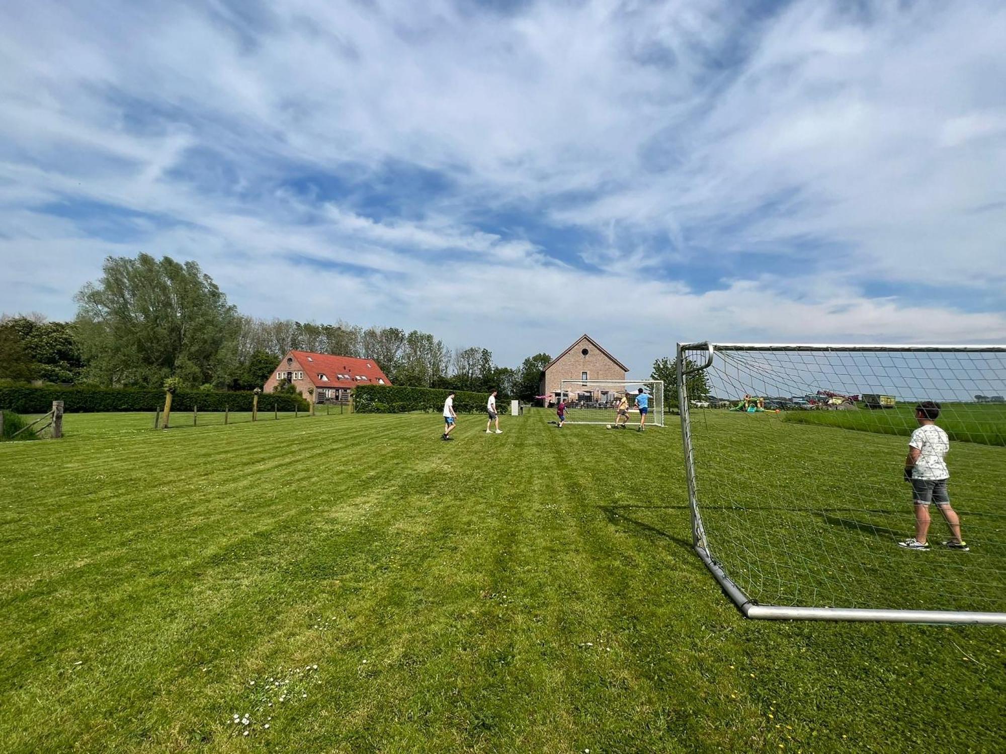 Accommodatie In Herbouwde Boerenschuur Koestal Retranchement Exterior photo